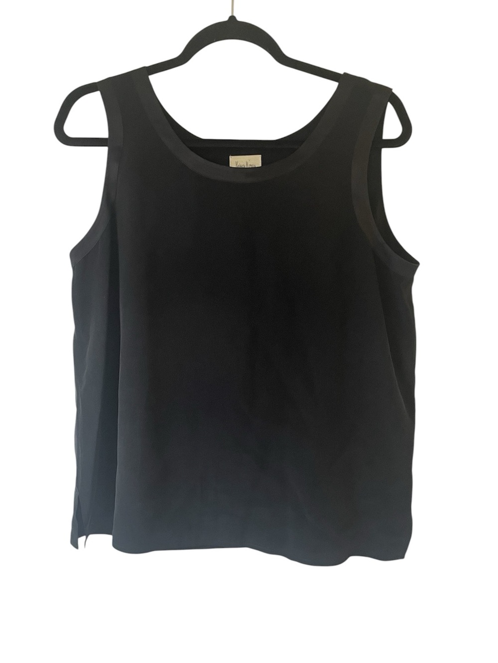 Neiman Marcus black 100% silk sleeveless blouse size medium